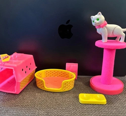 Vintage 1982 Mattel Barbie Fluff Cat Cuddly Kitten Set - Posable