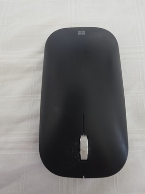 Microsoft Surface Mouse Modell 1679 Bluetooth schwarz SEHR GUT