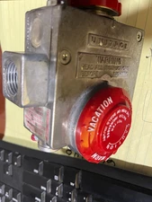 Robert Shaw Gas Valve # 66-148-308  *******  R110RTSP  ( USED ) **