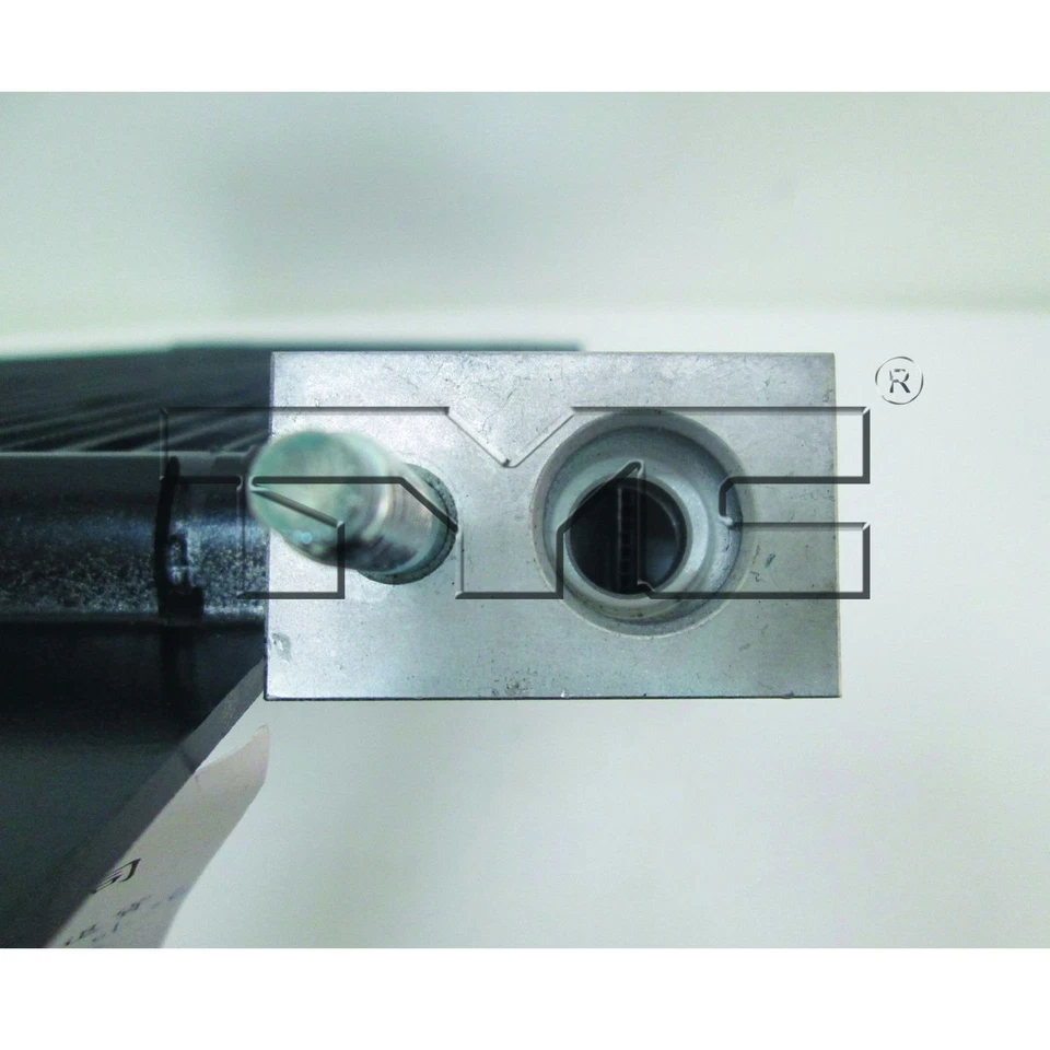 Condensador de aire acondicionado TYC 3765 para Chrysler Dodge Jeep calibre 200 Compass Patriot 07-17 Foto 3 de 4