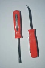  MINI PRY BAR  RED HANDLE WITH POCKET CLIP FLAT END  TOOL 2 PIECES 
