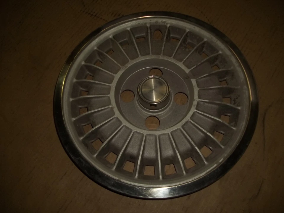 78 79 80 Chevrolet Chevette Acadian Tapacubos Llanta Cubierta Tapacubos 13" OEM 3089 Foto 3 de 4