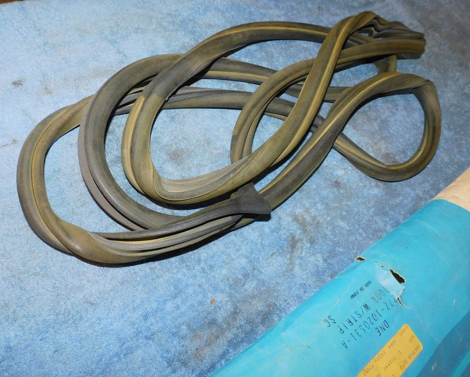 1972 1973 1974 1975 1976 Ford Courier NOS LH DOOR OPENING WEATHERSTRIP - Image 2 of 4