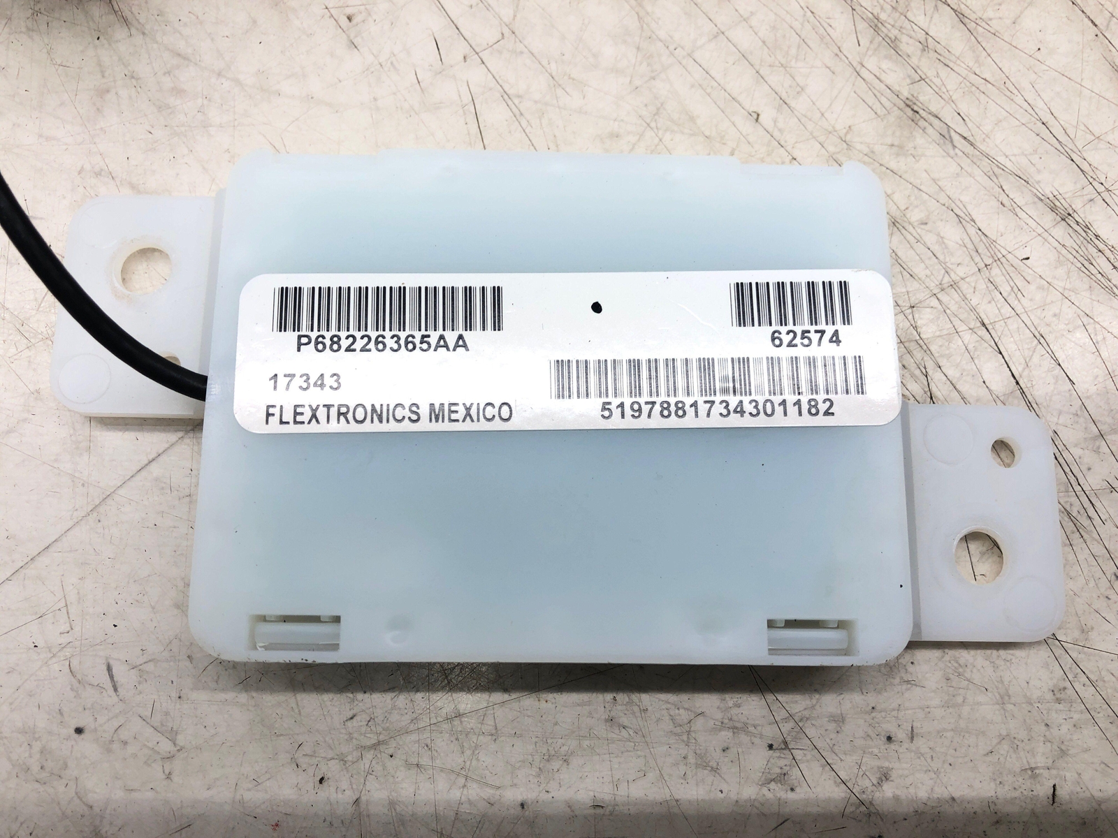 2017-2022 MASERATI LEVANTE PASSIVE KEYLESS ENTRY CONTROL MODUEL 670101219 OEM