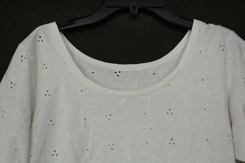 Newport News Women's White Scoop Neck Embroidery Short Sleeve Crop Top S - Picture 5 of 8