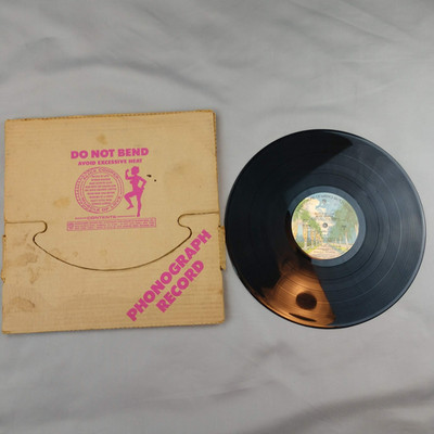 Vintage Alice Cooper Muscle Of Love 12'' Black Vinyl LP 1973 Warner Rock Album