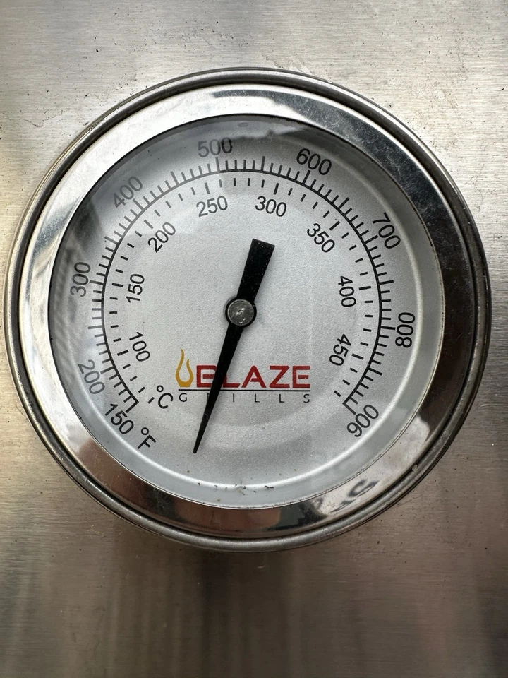 Blaze LBM 25 inch three burner natural gas grill (can Be Converted To Propane) - Image 2 of 4