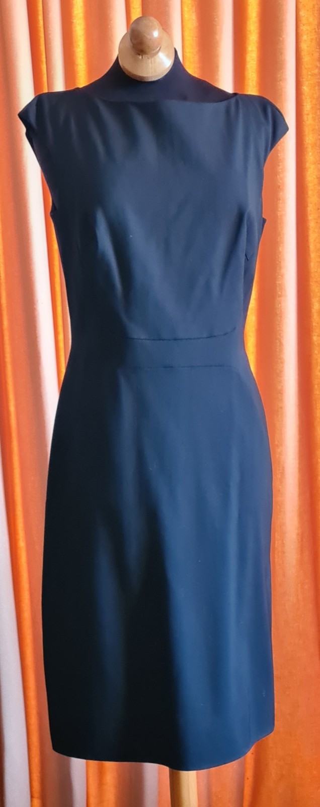 DESIGNER VALENTINO CLASSIC BLACK SHEATH DRESS  SZ44, 10