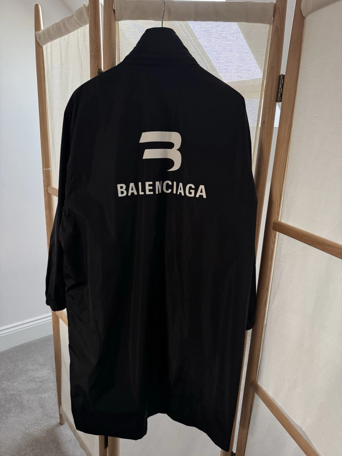 BALENCIAGA IMPERMEABILE NERO LOGO BIANCO TAGLIA 34 PREZZO DI LISTINO £1860