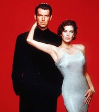 Tomorrow Never Dies [Pierce Brosnan/Teri Hatcher] 8"x10" 10"x8" Photo 66137