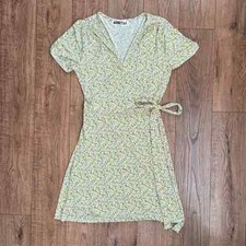 Audrey 3+1 Yellow Floral Short Sleeve V-Neck Wrap Mini Dress Womens Medium