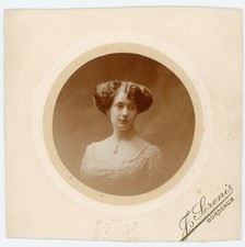 FOTO Sereni in Bordeaux, 1909 Tante Mimi Schwester von Chonchon Frisur Schmuck Kleid