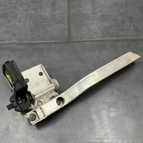 BMW 5er F07 F10 F11 Adapterplatte Stoßstange vorne links Halter Kühler 7186513