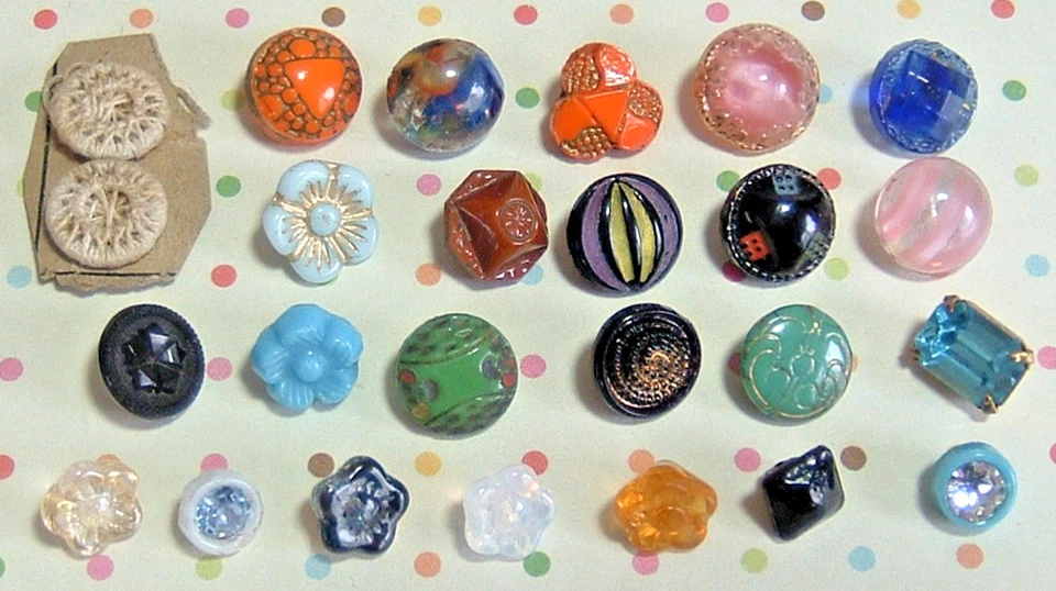 23 Vintage Diminutive Glass Buttons Pink Moonglow ~2 Crochet Buttons ~ 3/16-3/8" - Image 3 of 4