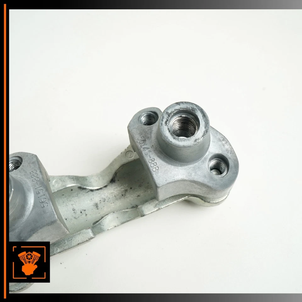 Harley Electra Glide 2010 abrazadera de manillar con elevador 56151-88B OEM Foto 4 de 4