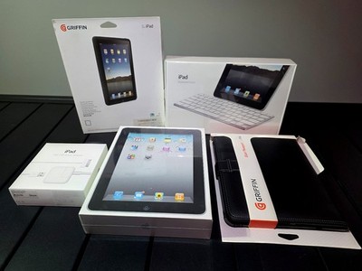 Apple iPad 1st Generation 32GB Wi-Fi + 3G   Sealed - Never Activated   Bundle