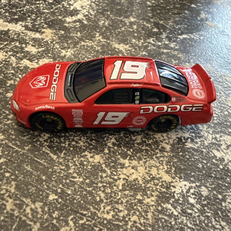 NASCAR Dodge #19 Centro Nacional de Entrenamiento 1:64 Foto 3 de 4