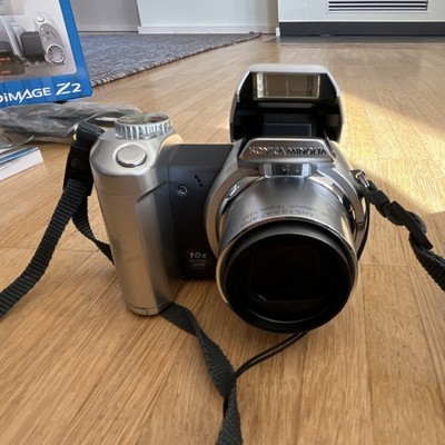 Konica Minolta Dimage Z2 Bridgekamera 4,0MP 10x Zoom Autofokus Zubehörpaket OVP