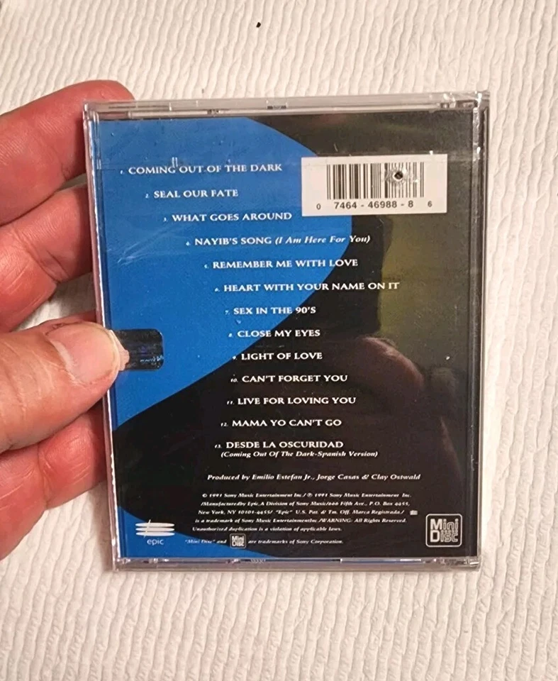 Scarce Minidisc GLORIA ESTEFAN "INTO THE LIGHT" SEALED MINT BRAND NEW - Image 3 of 3