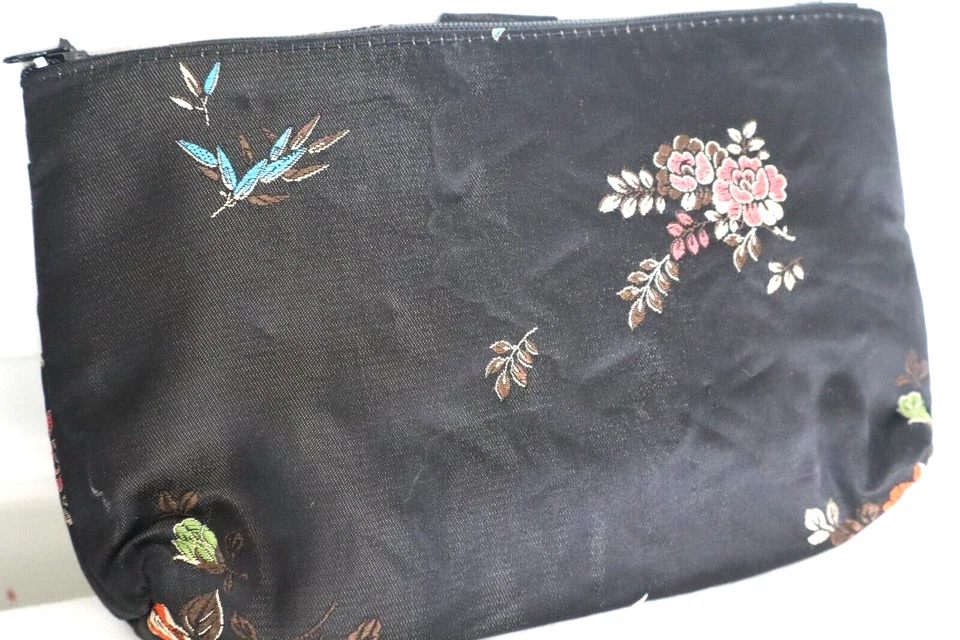 BOLSO DE TELA SEDOSA-TOP CON CREMALLERA-Negro con Flores Cierre a Presión Bolsillo Exterior Foto 2 de 4