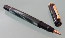 PELIKAN, sch&ouml;ner ROLLERBALL R200 GR&Uuml;N-MARMORIERT schreibt TOP, EDEL GOLD/SCHWARZ