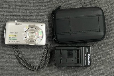 Nikon Coolpix Slim Body S3200 Digital Camera Silver 6x Zoom Working w/Battery +