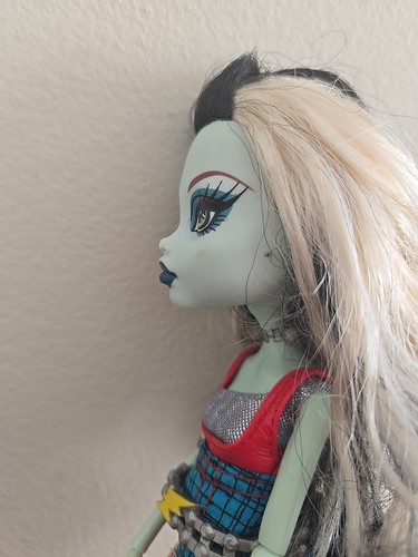 Muñeca de moda Frankie Stein I Love exclusiva de Monster High - Muy buena condición de Mattel - Imagen 4 de 7