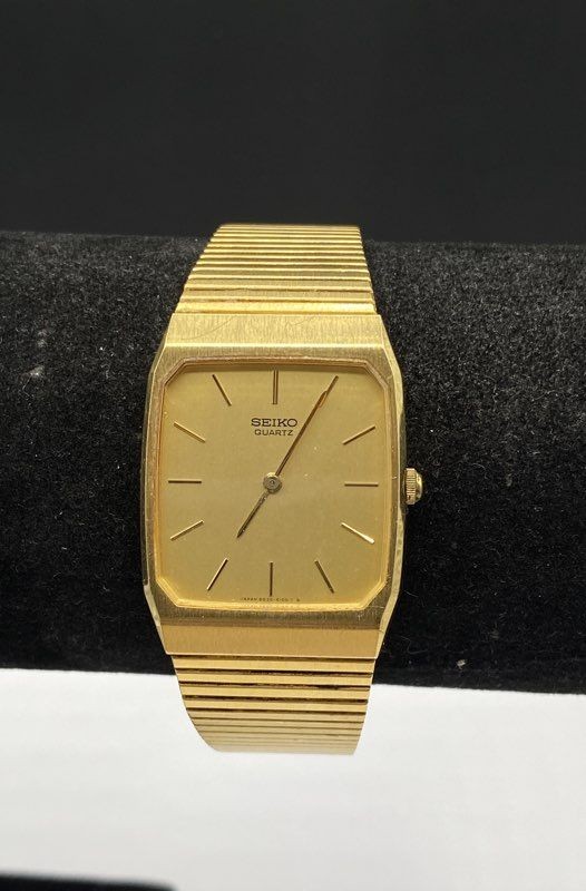 時計 80s SEIKO QUARTZ cushion square silver Vintage Men's Seiko Square Quartz Flat Case Stainless Steel 25mm