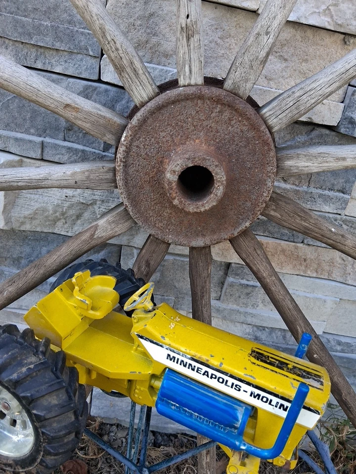 Vintage Ertl Minneapolis Moline Mighty Pulling Tractor Yellow Diecast Metal 1/16 - Image 4 of 4