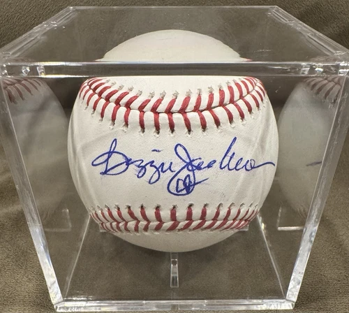 Reggie Jackson Autographed Official MLB Baseball (w/ case) - Beckett Certified.