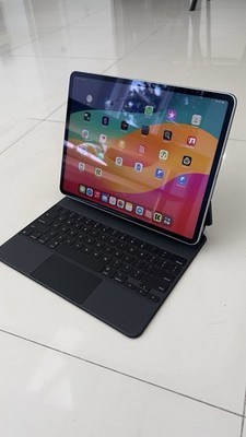 Apple iPad Air 13  (M2 Chip, Wi-Fi) 1TB 2024 + Apple Magic Keyboard (Black)