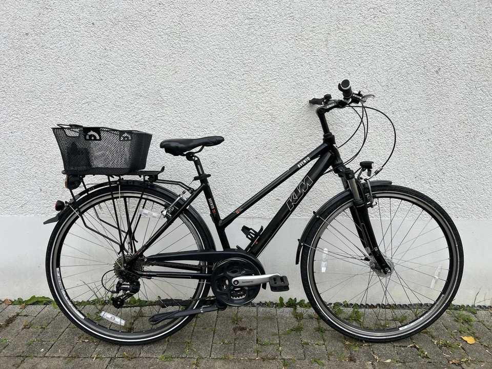 Trekking Fahrrad KTM Avento RH 46 Top Zustand Trekkingrad Damen Schwarz
