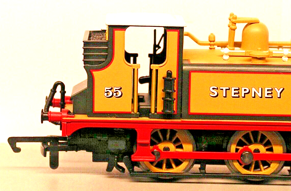 Hornby R9069 Thomas and Friends Stepney, Electric 00 Gauge
