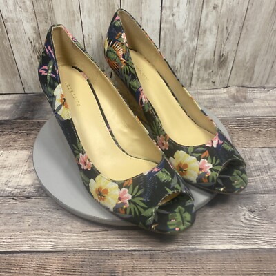 Liz Claiborne Women s Floral Peep-Toe Wedges Size 9.5 M