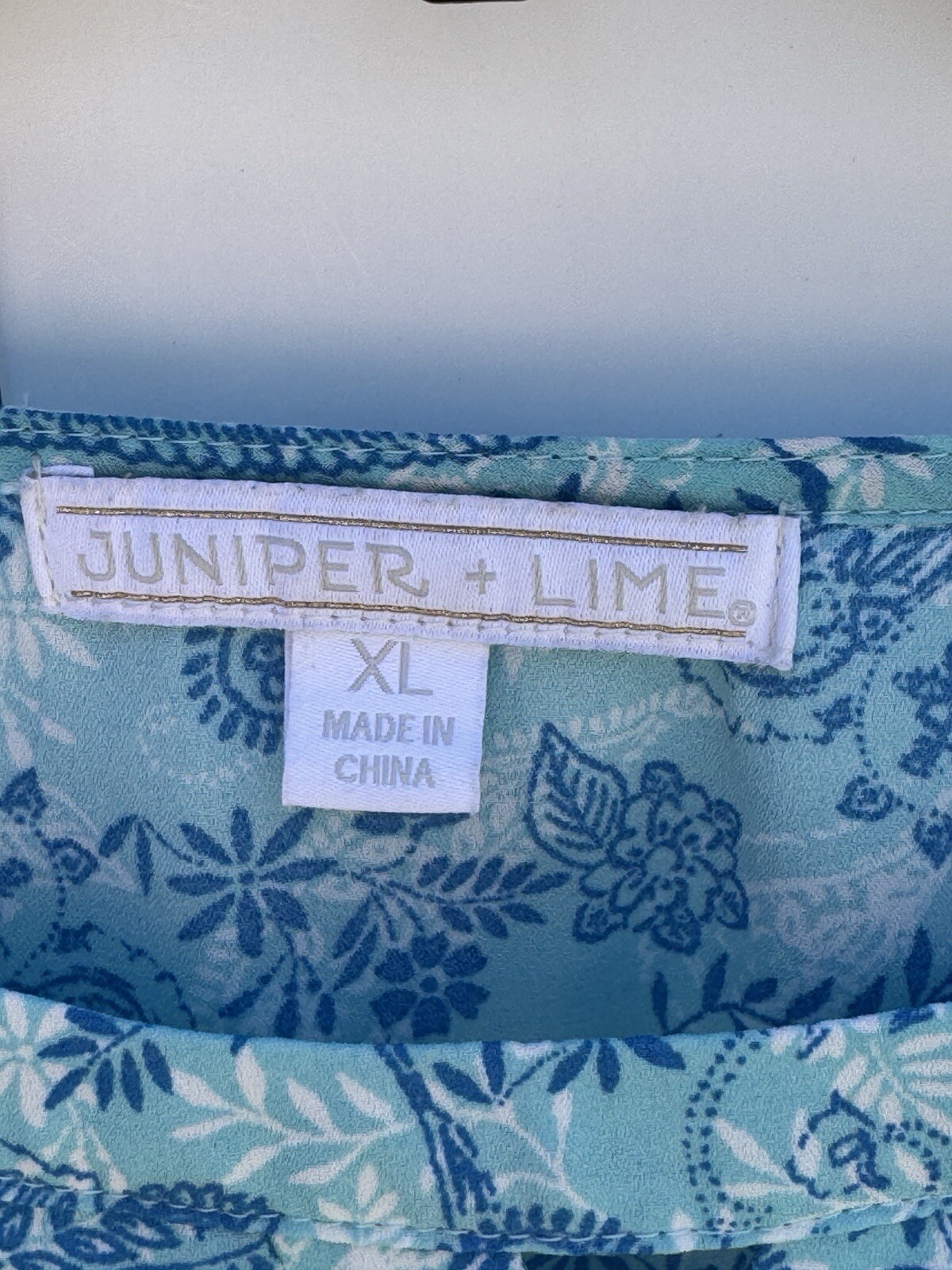 Juniper + Lime X-Large Aqua Paisley Elastic Waist Short Sleeve Blouse