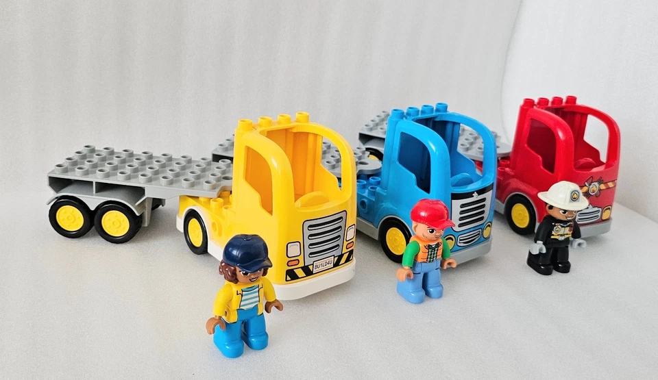 Lego Duplo Semi Truck w Flatbed Trailer & Drivers Lot of 3 Yellow Blue Red Truck - Image 2 of 4