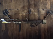 Mathews Solocam MQ1 right Handed Treebark Camo 28" D/L 70# D/W Good Condition