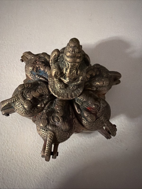 Rare Ancienne Boîte À Bindi Tikka En Bronze Inde Népal XIX ème