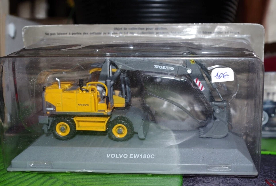 VOLVO EW180C PELLE MECANIQUE SUR ROUE HACHETTE 1/72 comme neuf en boite scellée - Photo 1/1