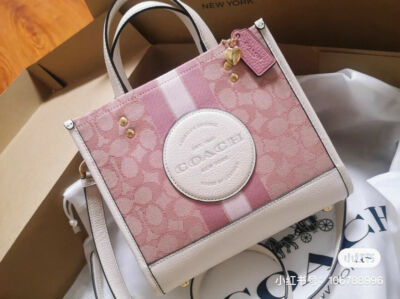 NWT Coach Dempsey Tote 22 In Signature Jacquard With Stripe And