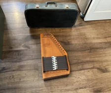 VINTAGE SILVERTONE AUTOHARP BY OSCAR SCHMIDT W/ CASE FREE SHIP
