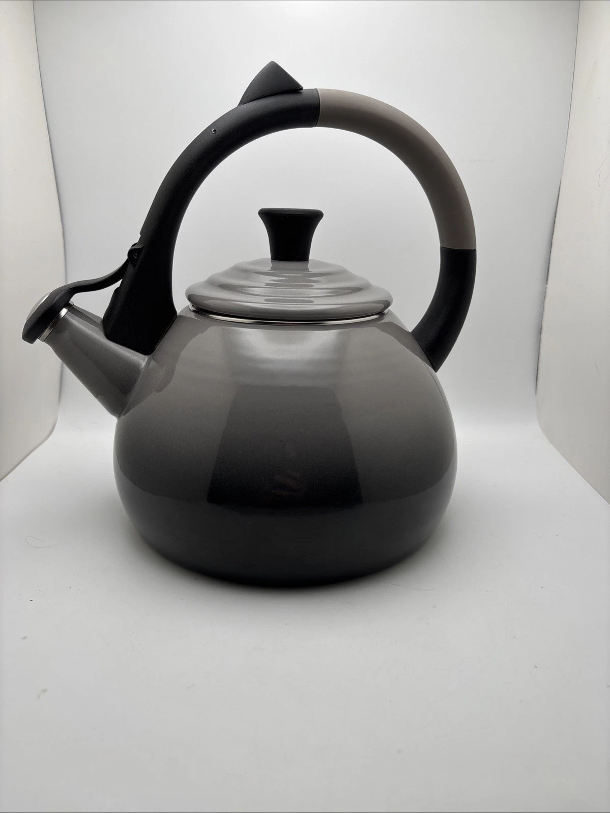 Le Creuset Flint Oolong Tea Kettle 1.5L/1.6QT Gray Ombré Enamel On Steel