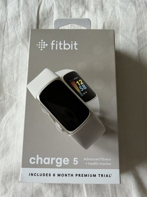 Fitbit Charge 5 Aktivitäts-Tracker Lunar White Soft Gold