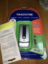 TRACFONE MOTOROLA W376G SILVER FLIP  PHONE. W/1 Year & 400 Min Airtime Card