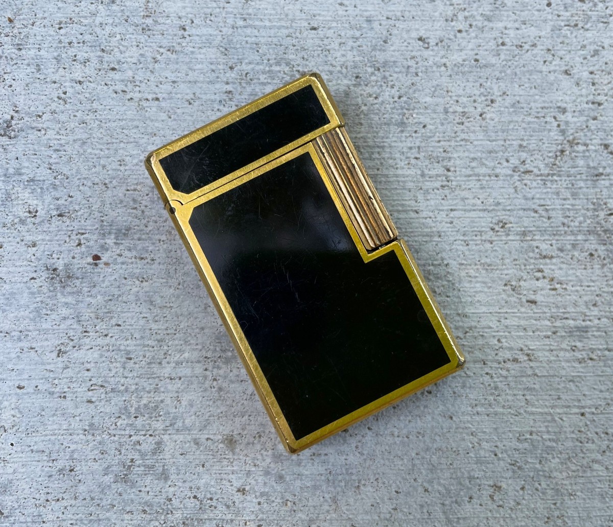 S.T. Dupont Lighter – Line 1 – Ligne 1 'Laque de Chine' – Vintage