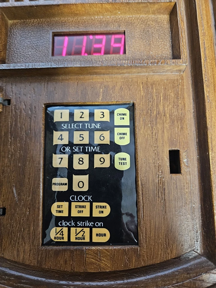 Nutone LBC-55 🎵 Timbre y reloj tiene algunos arañazos cosméticos ver fotos. Foto 3 de 4