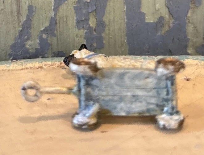 Винтажный миниатюрный расписной оловянный игрушечный кукольный домик овца/ягненок миниатюра - Изображение 4 из 4