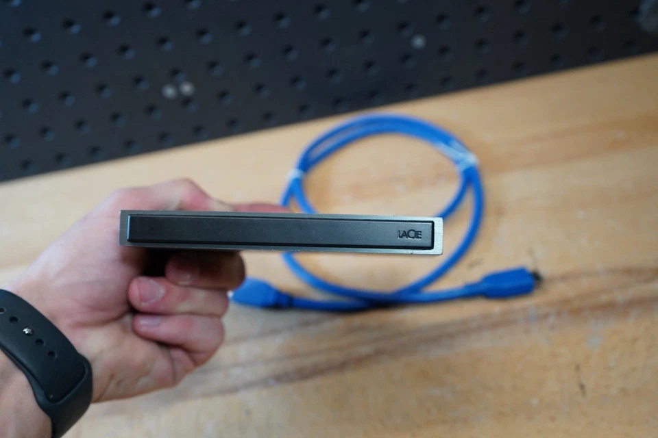 (H) LaCie Porsche Design 1TB AR25U32 External Hard Drive USB 3.0 Portable - Image 3 of 4