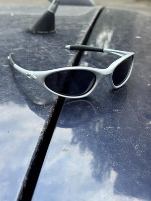 Retro Oakley Minute 1.0 Polarized Sunglasses Sliver Frame Black