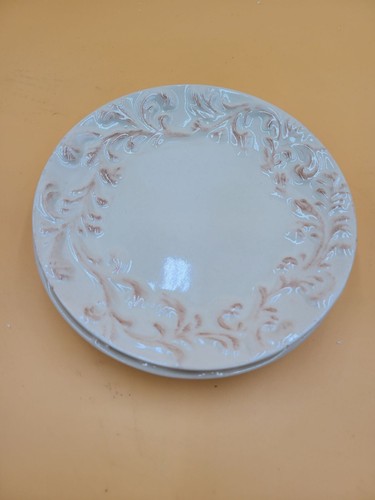 95433 Acanthus Appetizer & Dessert Plates, Cream - Set of 4 - Picture 2 of 7